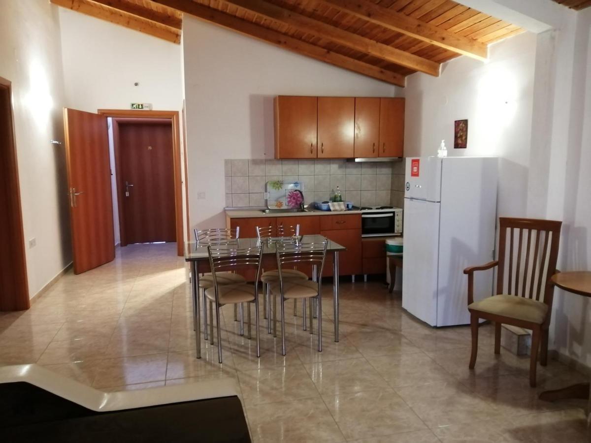 Irini Apartments ケラモティ エクステリア 写真